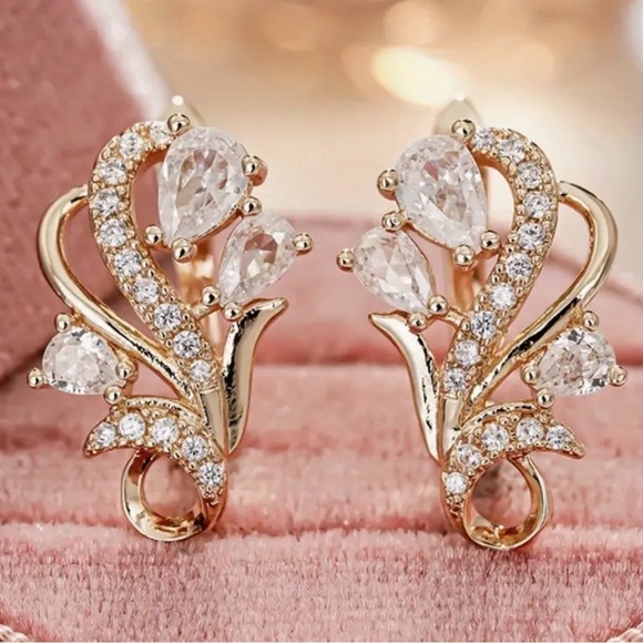 Anthropologie Jewelry - Elegant Gold & Silver Crystal Earrings.